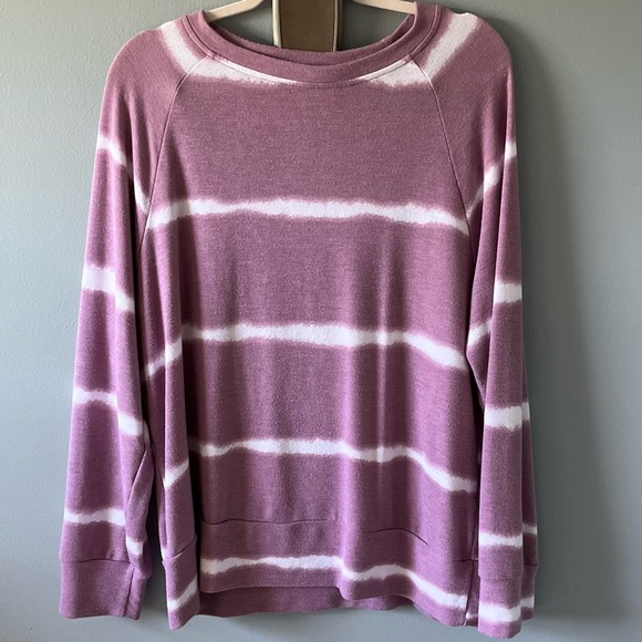 Tie-dye Style Knit Top - Picture 2 of 3